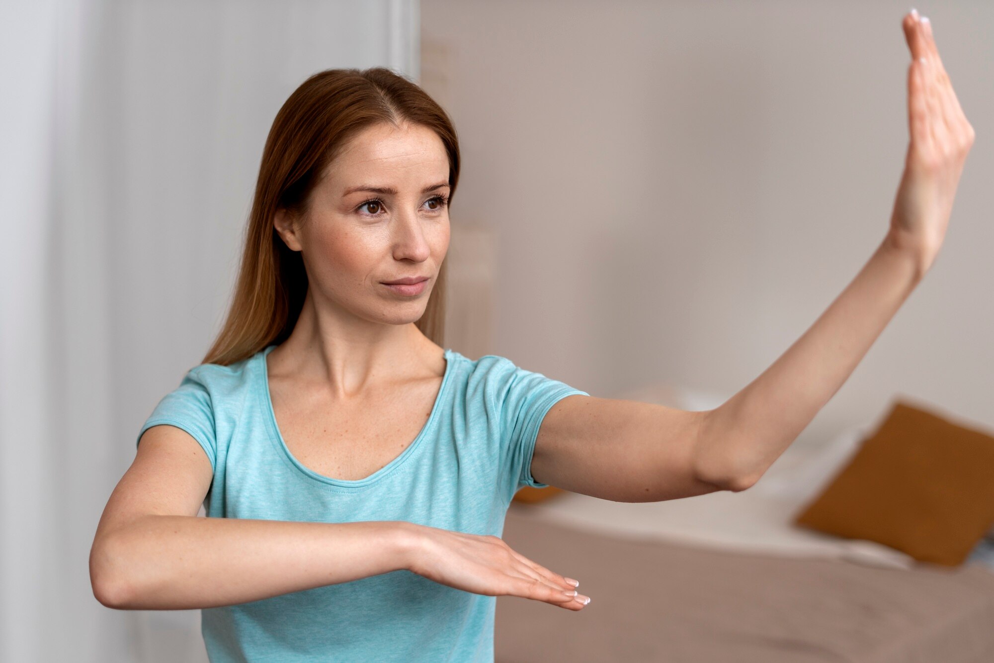 Seseorang sedang meregangkan badan